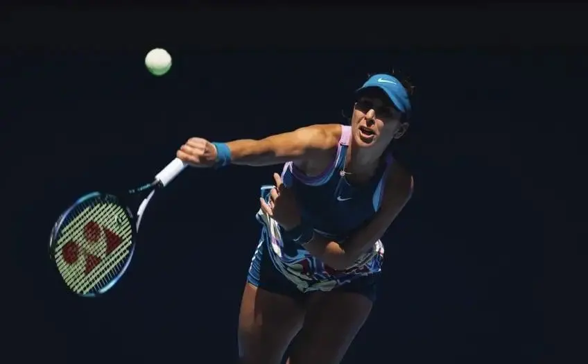 Abu Dhabi: Bencic und Zheng erreichen mit beeindruckenden Siegen das Viertelfinale