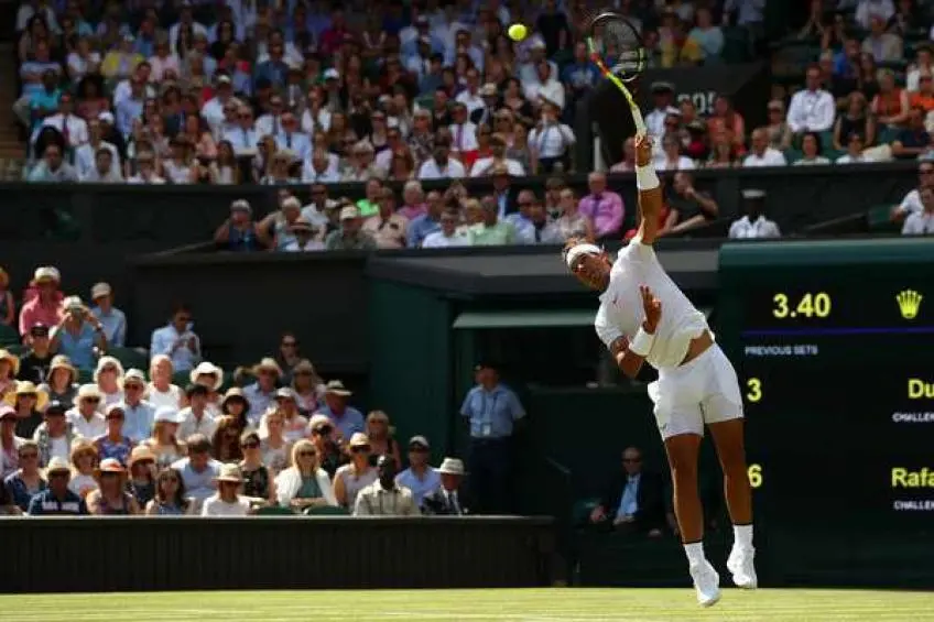  Wimbledon:Rafael Nadal stürzt Sela.Del Potro und Edmund marschieren weiter