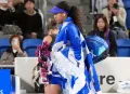 Tokio: Naomi Osaka setzt ein modisches Statement und bezwingt Jasmine Paolini