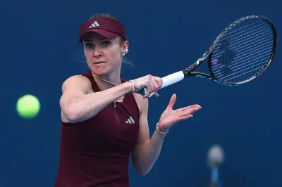 Peking: Elina Switolina bestraft Maria Sakkaris vergebene Chancen und erreicht das Achtelfinale