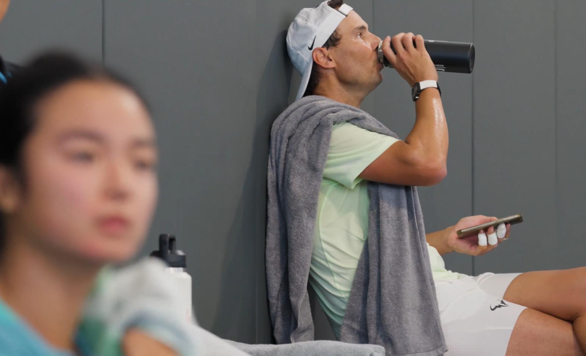 Rafael-Nadal-trainiert-mit-Alex-Eala-in-Mallorca