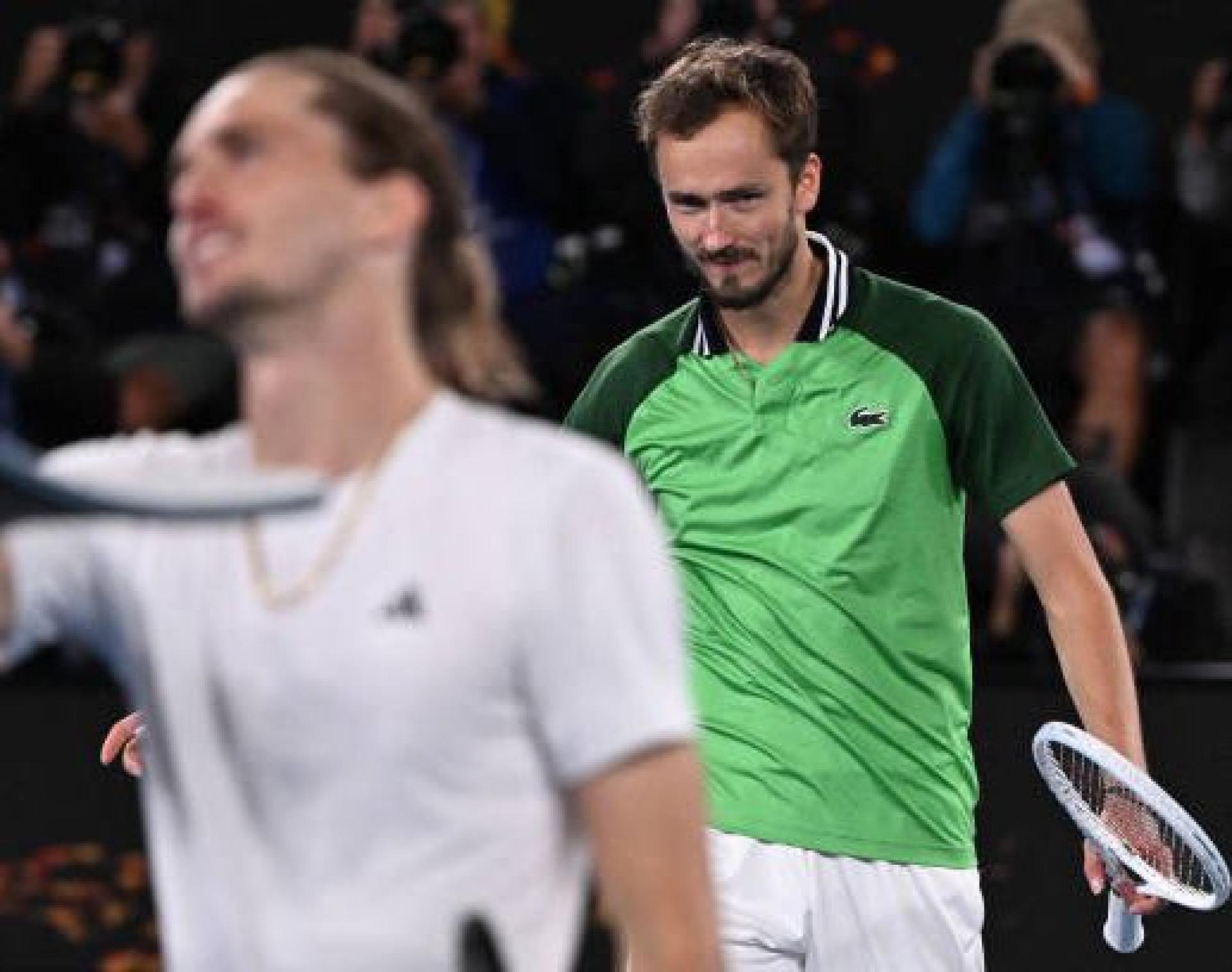 Zverev-und-Medvedev-verlieren-Anschluss-an-Spitze